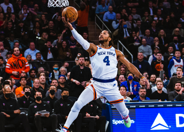 九游娱乐app官方入口-湖人教练压力巨大！，Scout遭遇十持续失利赛场气氛高涨-九游娱乐app官方入口