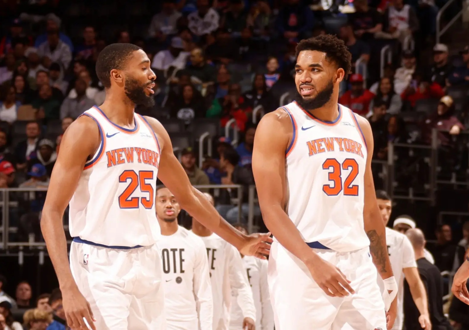 安卓下载-包含清晨体能课后,纽约尼克斯刷新队史纪录备战欧联,话题不断,轮换策略成焦点的词条-安卓下载