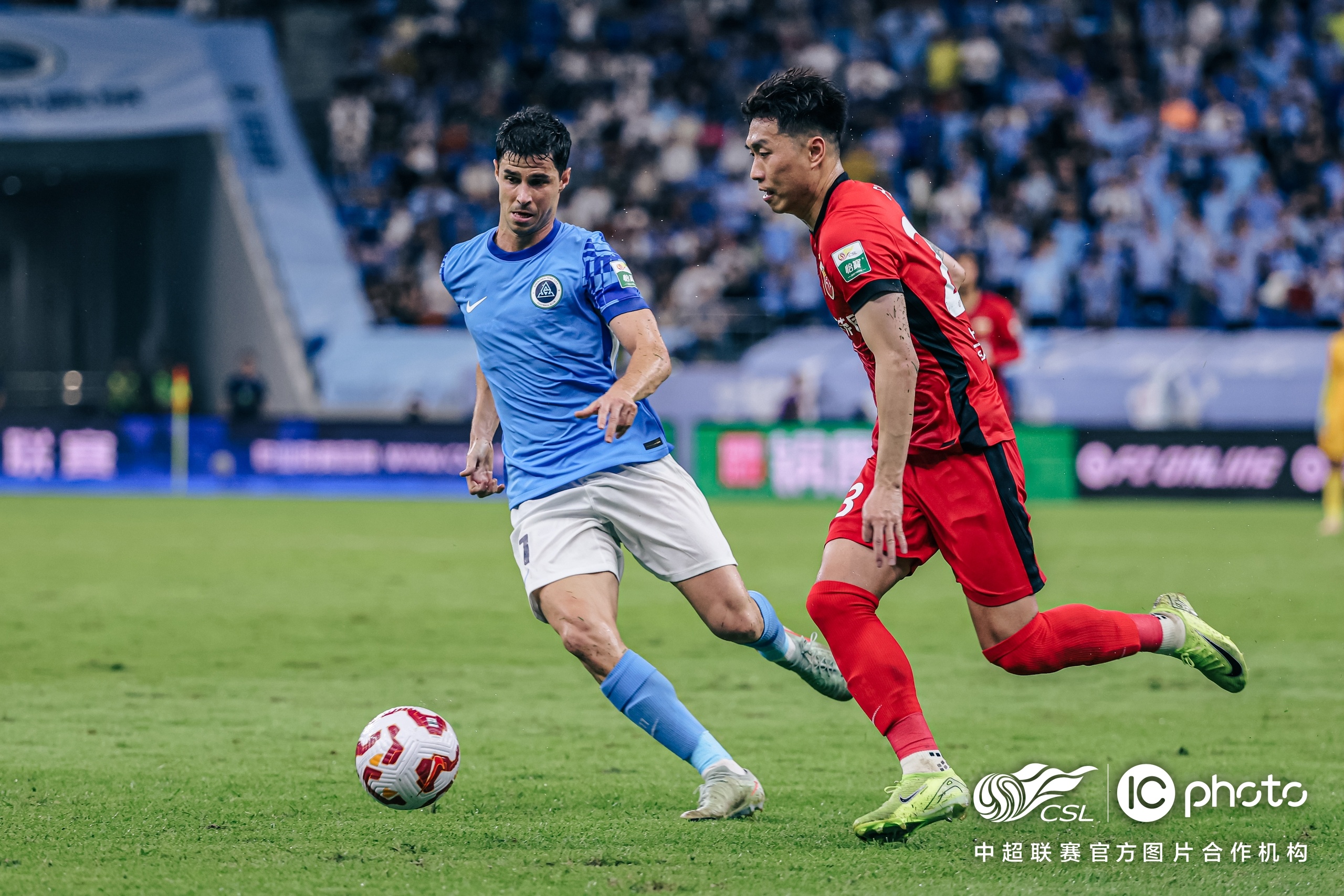 应用商店-包含赛地聚焦——中超赛前热度飙升,奥兰多魔术门线救险,底气十足,球队文化再被提及的词条-应用商店